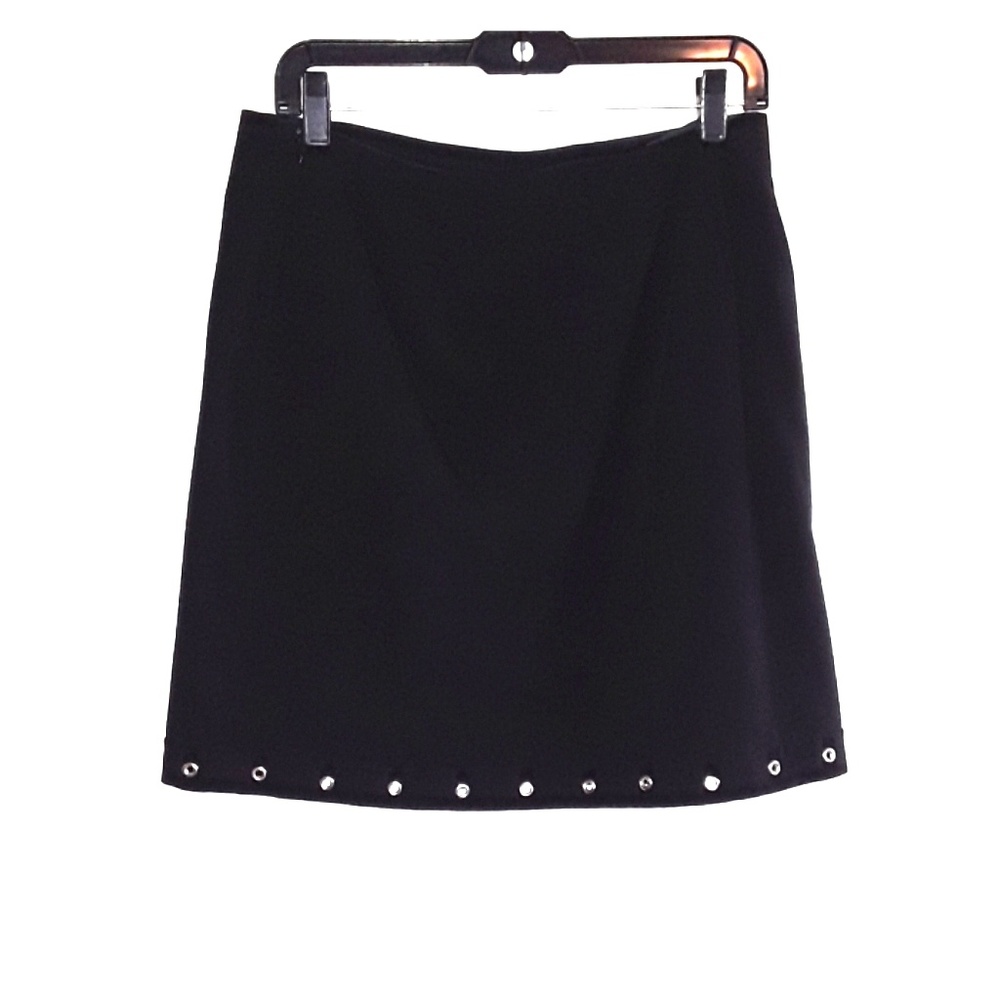 Apostrophe Black skirt with silver metal rings.